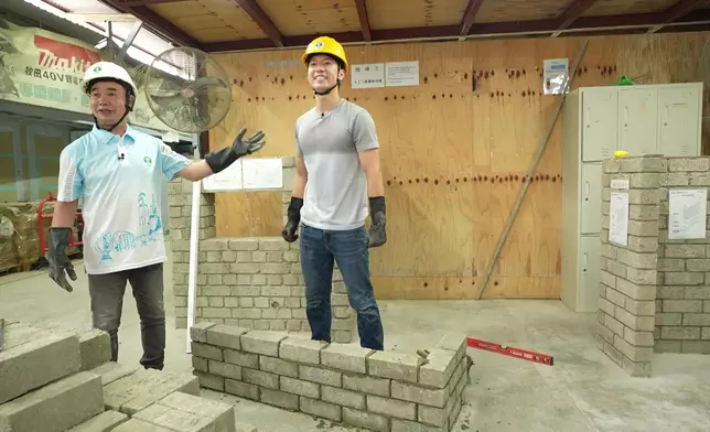 師傅稱吳偉豪「泥水界明日之星」。