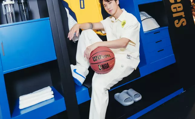 化身籃球忠實擁躉！