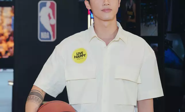 連環投球迷倒粉絲。