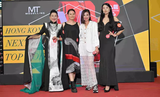 徐濤與熟齡組。