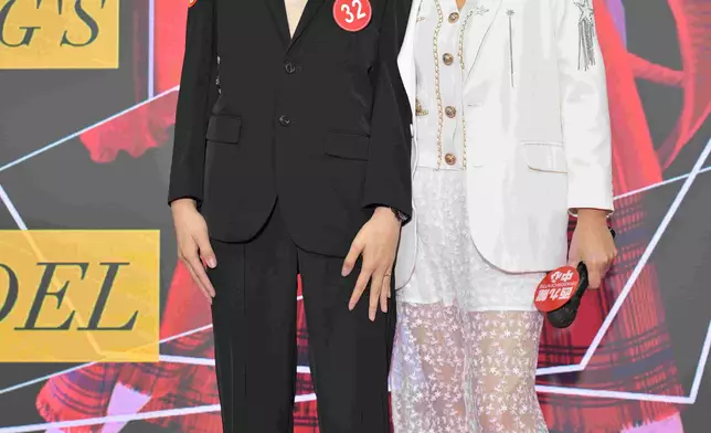 徐濤與同時參選《全民造星VI》的大熱18歲盧駿諾