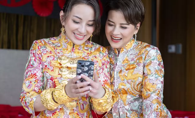 詠詩分享囡囡Eleana得意相，珊姐見到孫女冧晒。