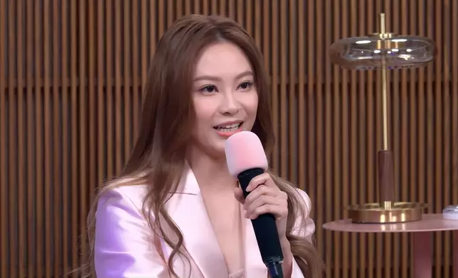 現場氣氛有幾粉紅，唔使講啦。