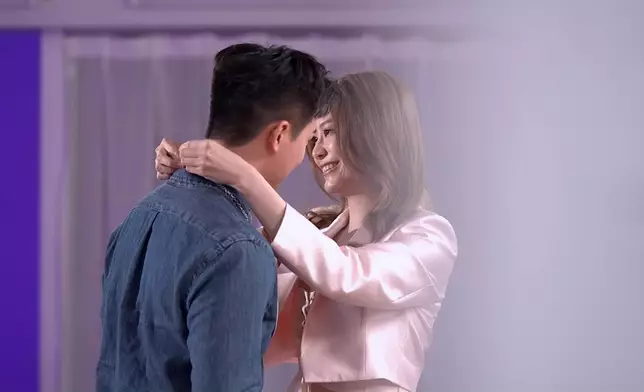 對眼簡直係有蜜糖流出嚟。