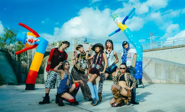 JACE日前推出全新跳唱歌曲《SWITCH》。