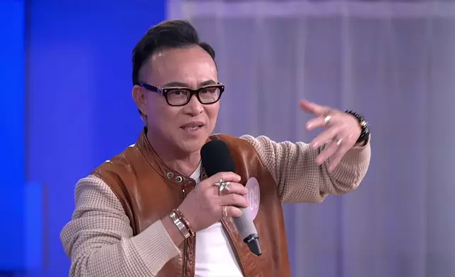 仲要有女神認證嘅六嚿腹肌。
