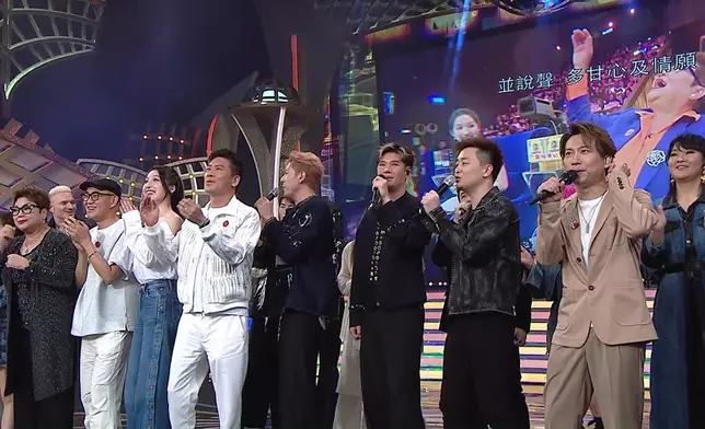 全體合唱《⁠感激我遇見》。