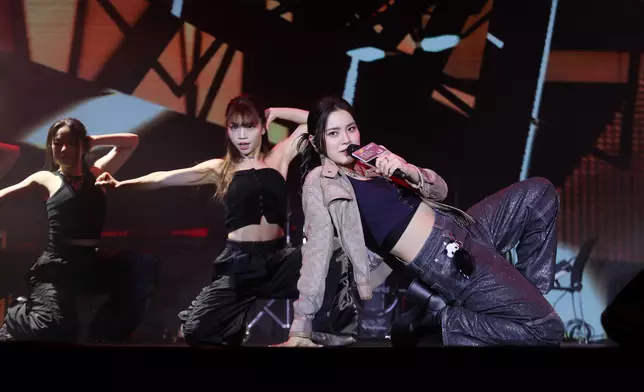 姚焯菲又唱又跳！