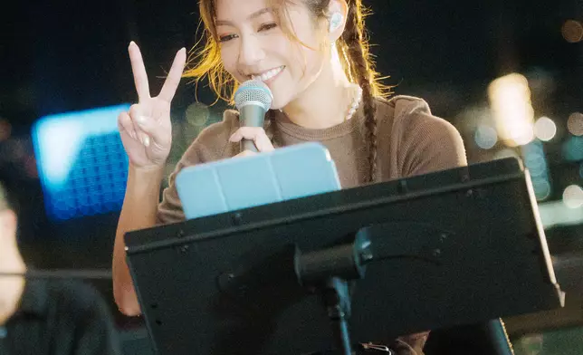 Stephanie坦言作為一位歌手，希望爭取更多演出機會，因此主動策劃《Cozy Tour》，希望大家會喜歡。