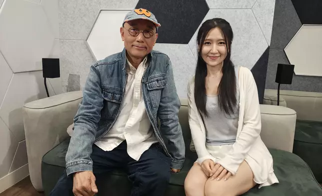 盧冠廷（LoLo）日前接受HOY主播王凌燕專訪。