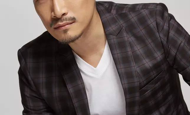 資深演員、執導及編劇泰臣（翟凱泰）擔任導演。