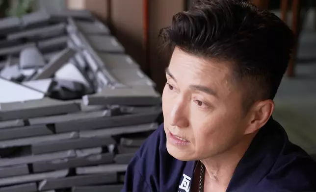 聰憶金融風暴。