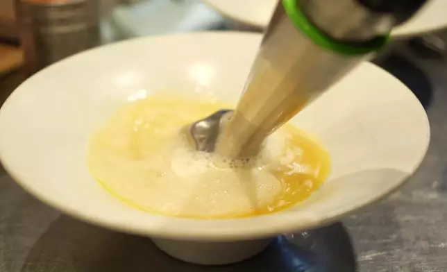 泡沫系濃雞白湯拉麵