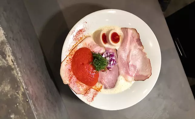 泡沫系濃雞白湯拉麵