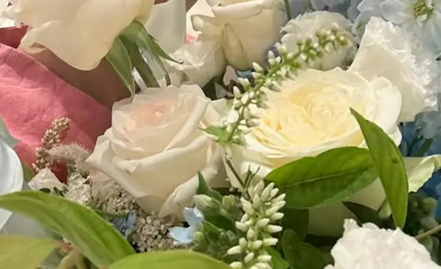 獲老公送花慶祝相識7周年。