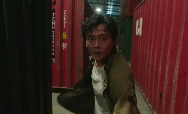 其實如果細睇，振朗面色真係唔係幾好，但佢都咁專業捱過晒所有拍攝，Salute！