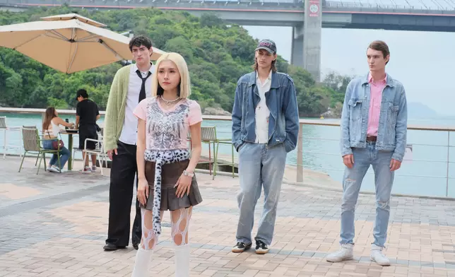 還有3名外籍型男參與拍攝。