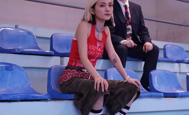 趙爸爸首次「獻sing」。