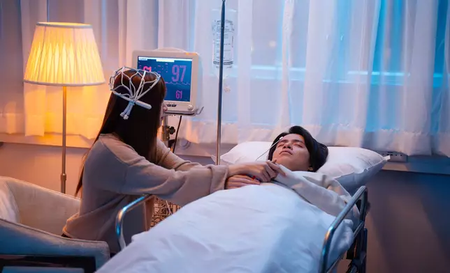 Sam笑言今次演技上最難就是要對抗睡魔。