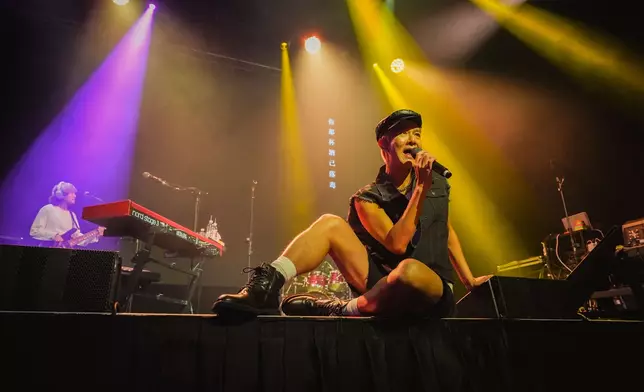 最後甚至一個人SOLO跳了30秒又騷又性感的舞蹈，令全場HIGH爆！