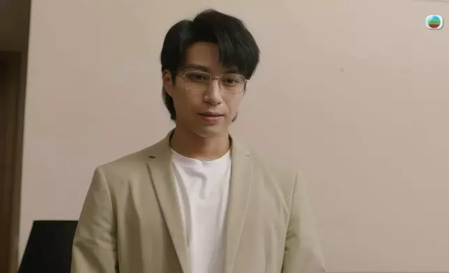 阿賢集勁多優點於一身，被譽為「屈機人格」。