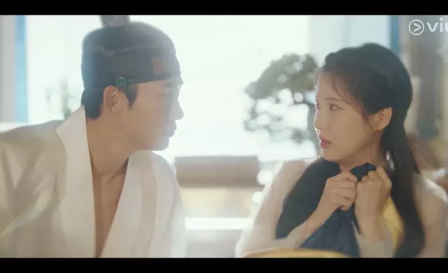 純情男主李繁和古惑女主善策上演一夜情後隨即沉船追妻。