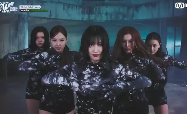 TWICE五位成員助陣OSAKA Ojo Gang。影片截圖