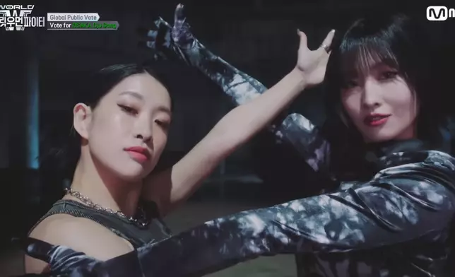 HANA與MOMO的姊妹雙人舞成為最大亮點。影片截圖