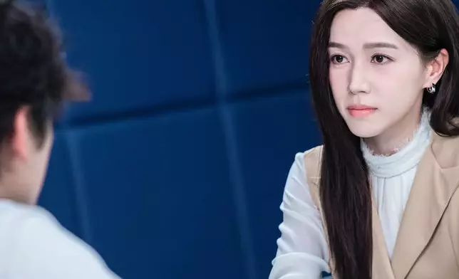 熱播劇《刑偵12》中憑心理學家「楊芷菲」一角獲封演技派女神