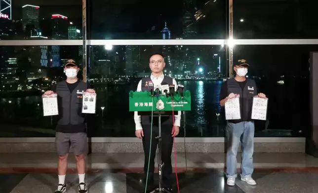 海關於香港珠寶首飾展覽會破獲三宗售賣懷疑冒牌首飾案件。香港海關FB