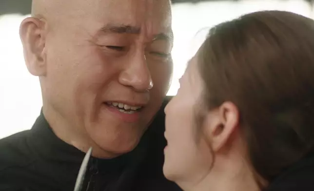 林保怡呢幕由「偽深情」到「得戚恥笑」嘅表情轉換，唔單止呃到陳自瑤，仲呃到埋觀眾。