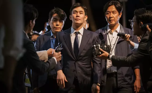 柳炅秀飾演二世祖趙勳。