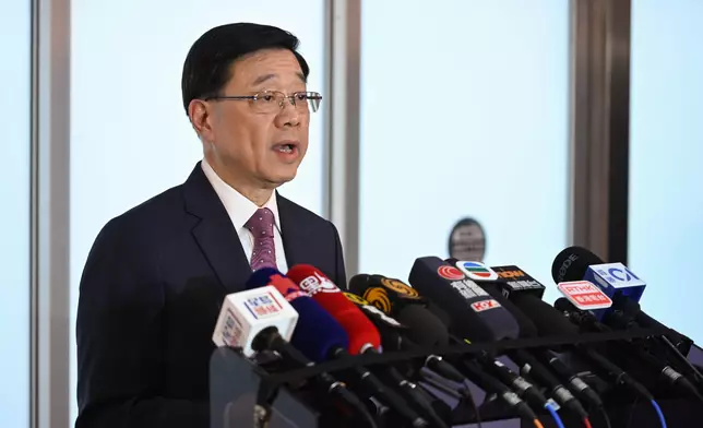 李家超會見傳媒。政府新聞處圖片