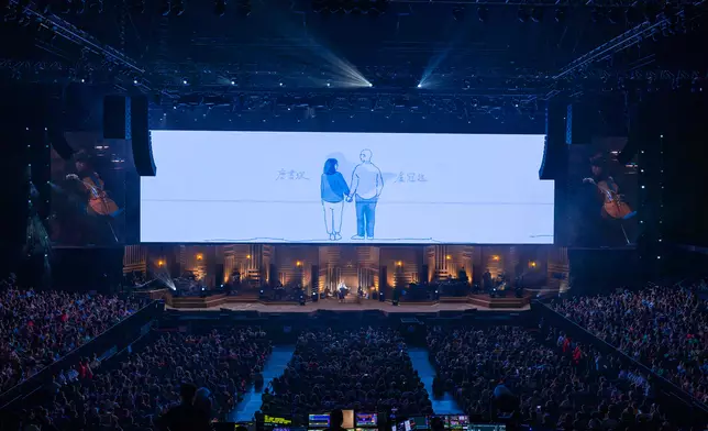 演唱會上亦分享了LoLo與太太的錄音聲帶。