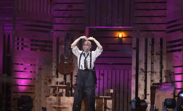 盧冠廷最後一次於紅館舉行個唱圓滿結束。