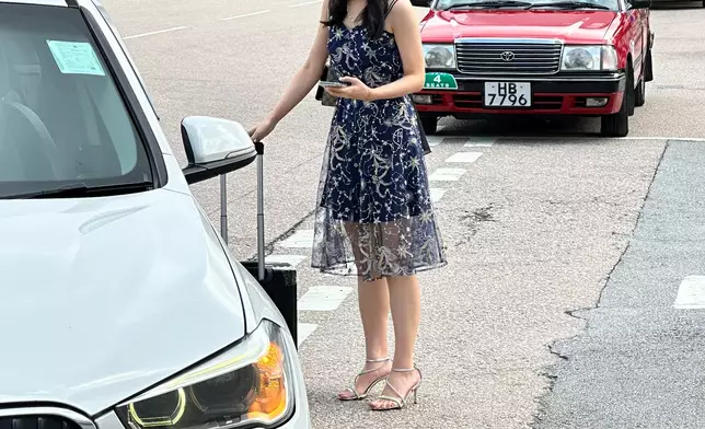 Chloe，24歲，香港人，從事財務工作。（本網記者攝）