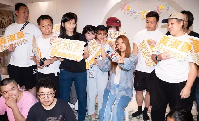 Feanna幾乎講出每位舉手搶答的fans名字。