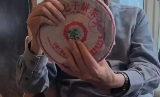 今年5月中，有網民指到公寓探望蔡瀾。