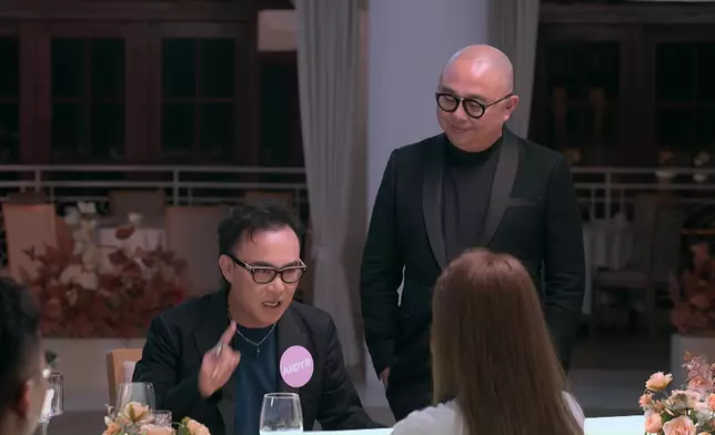 阿Bob見個勢唔對路，即刻彈出嚟打圓場，但留意番，Andy哥繼續霸氣緊，睇吓佢隻手指！