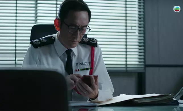 吳啟華今次一舉一動都相當有可疑。