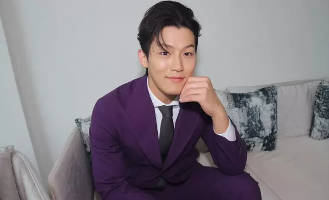 姜天一自爆偶爾會冒出「荒誕笑話」。