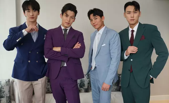 左至右：正韓泉、姜天一、朴道鏡、李熙中。