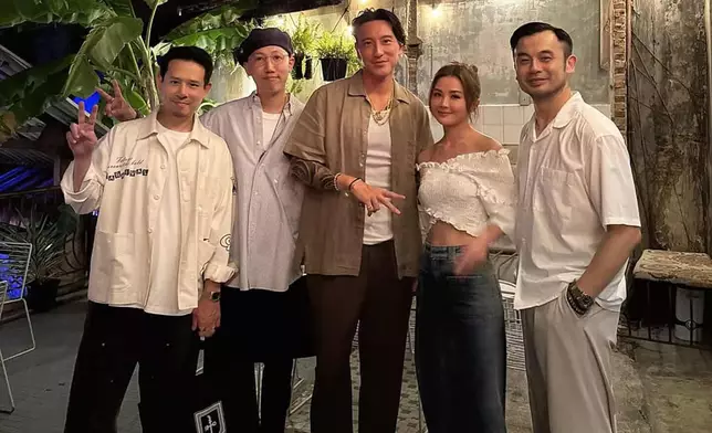 貼出多張生活照