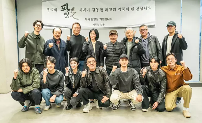 《下流大盜》由《賭命為王》、《犯罪都市》導演姜侖成編劇及執導。Disney+提供圖片