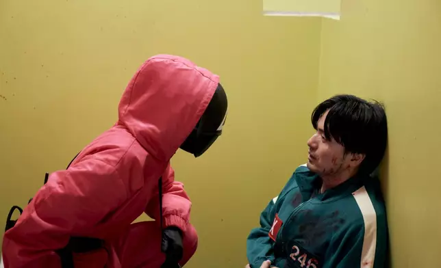 李陣郁飾演的畫家朴璟碩疑被姜霞救活。Netflix圖片