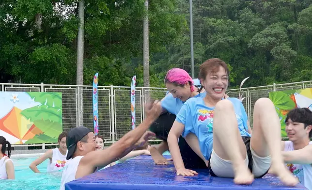 龍婷露出「阿婆打底褲」。