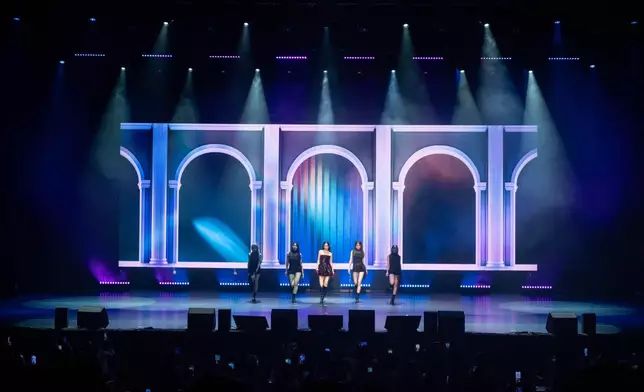 惠利見面會上大跳多首熱舞歌曲。 主辦單位提供圖片