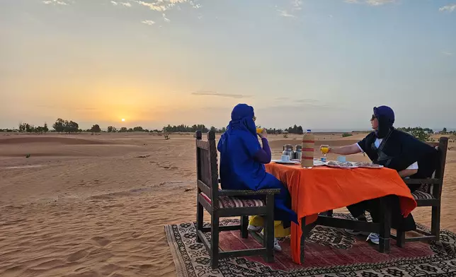 沙漠食住早餐睇日出？好有Feel喎。