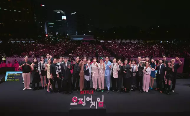 日前《魷魚遊戲》一眾演員現身終場粉絲活動。 Netflix twitter圖片