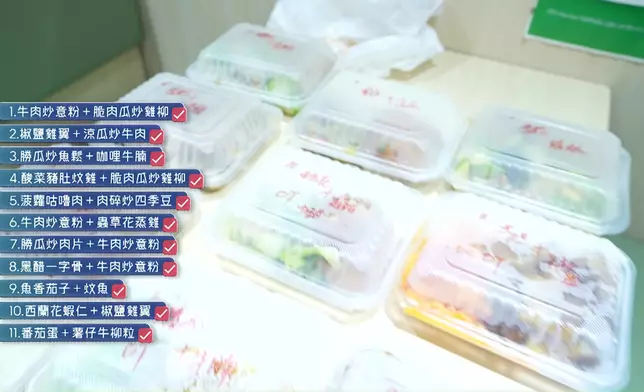 黎諾懿完成了十一盒外賣後，貼心地送上簽名